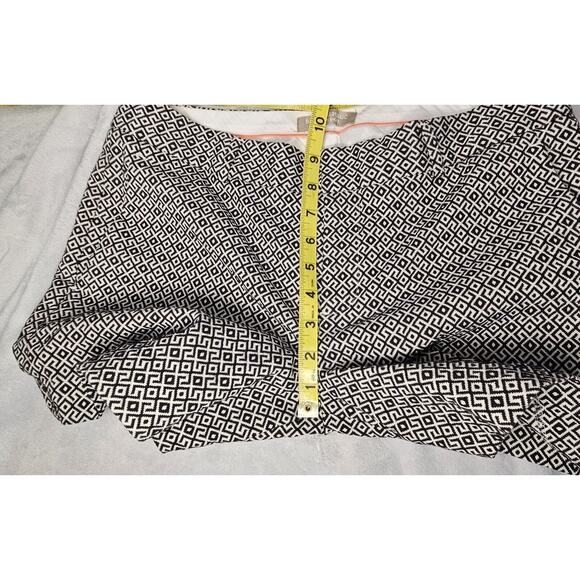 Banana Republic Women's Sz 4 Hampton Short Black/White Textured Diamond Shorts - Picture 5 of 9